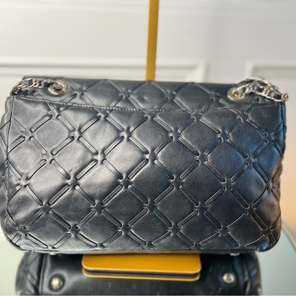 Metrocity Quilted Black Leather Shoulder Bag with Silver Turn-Lock - Picture 2 of 5